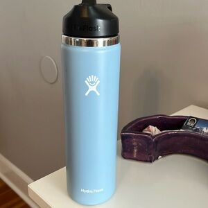 Hydro Flask 24 oz bottle.  Light Blue. Good used condition.